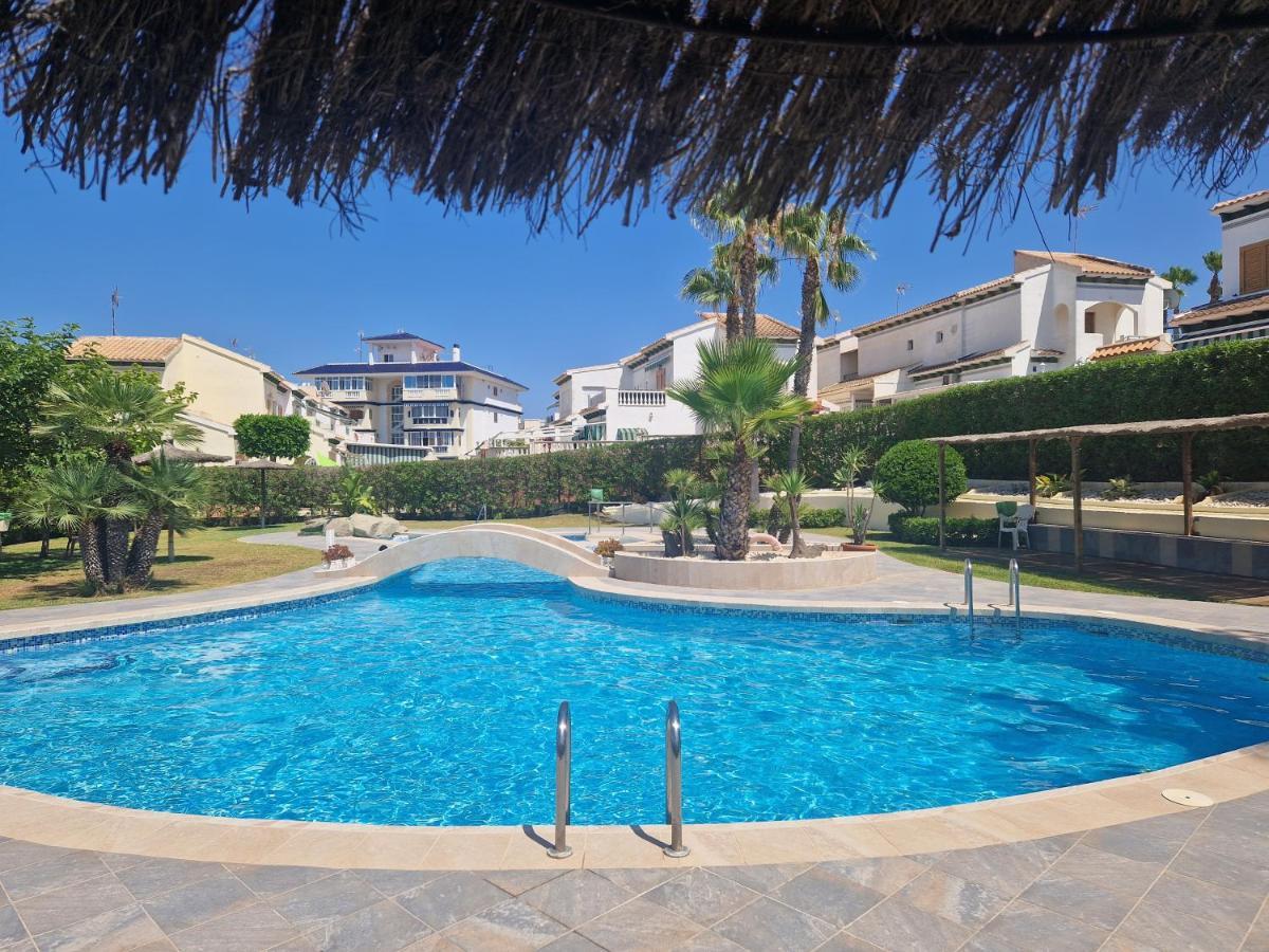 Lovely Apartment Near The Beach In Sunny La Mata Торрев'єха Екстер'єр фото