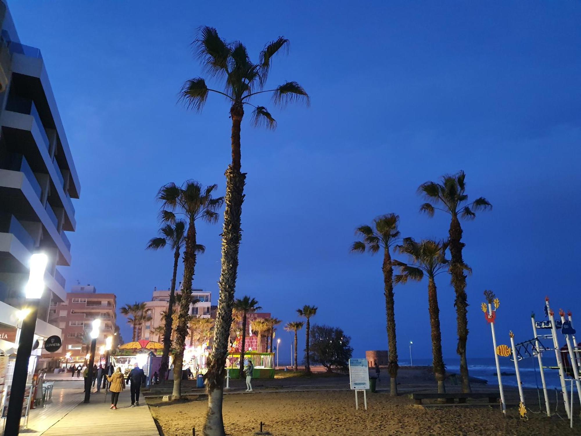 Lovely Apartment Near The Beach In Sunny La Mata Торрев'єха Екстер'єр фото