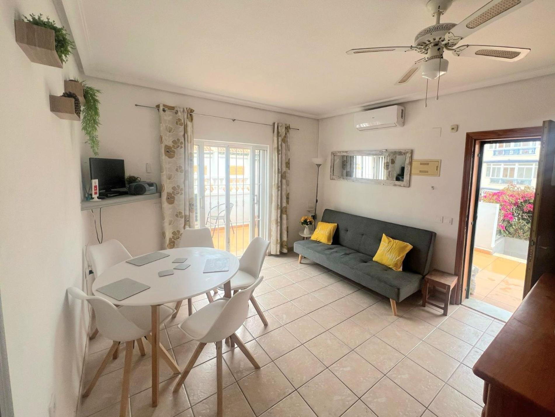 Lovely Apartment Near The Beach In Sunny La Mata Торрев'єха Екстер'єр фото